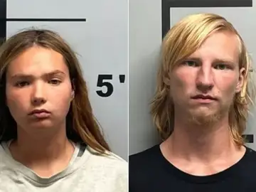 Pareja detenida por intentar vender a su bebé Pareja detenida por intentar vender a su bebé