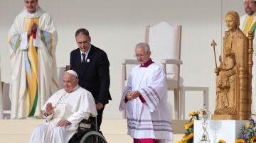 El papa Francisco asiste a la santa misa y beatificación de Ana de Jesús