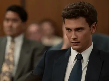 Cooper Koch como Erik Menendez en la temporada 2 de Monstruos Cooper Koch como Erik Menendez en la temporada 2 de Monstruos
