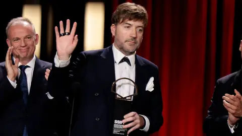 Albert Serra gana la Concha de Oro por Tardes de soledad Albert Serra gana la Concha de Oro por Tardes de soledad