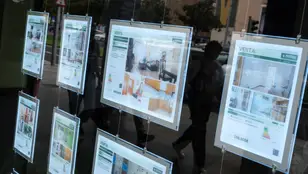 Imagen de archivo de la oferta de compras y alquiler en una inmobiliaria de Tenerife