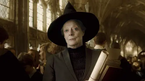Maggie Smith como la profesora McGonagall en Harry Potter Maggie Smith como la profesora McGonagall en Harry Potter