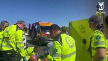 Un hombre sufre la amputación de una pierna tras un accidente de moto en la M-40 de Madrid