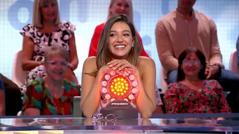 El insólito gesto de Ana Guerra saltándose las reglas de Pasapalabra: ¿lo permitirá Manu? El insólito gesto de Ana Guerra saltándose las reglas de Pasapalabra: ¿lo permitirá Manu?