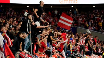 imagen del fondo sur del Metropolitano en el derbi ante el Real Madrid