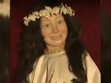 El pueblo de Brión (A Coruña), dividido ante la nueva imagen de Santa Minia: "Parece Yola Berrocal" El pueblo de Brión (A Coruña), dividido ante la nueva imagen de Santa Minia: "Parece Yola Berrocal"