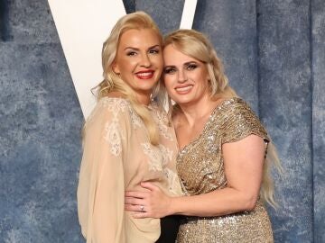 Rebel Wilson y Ramona Agruma