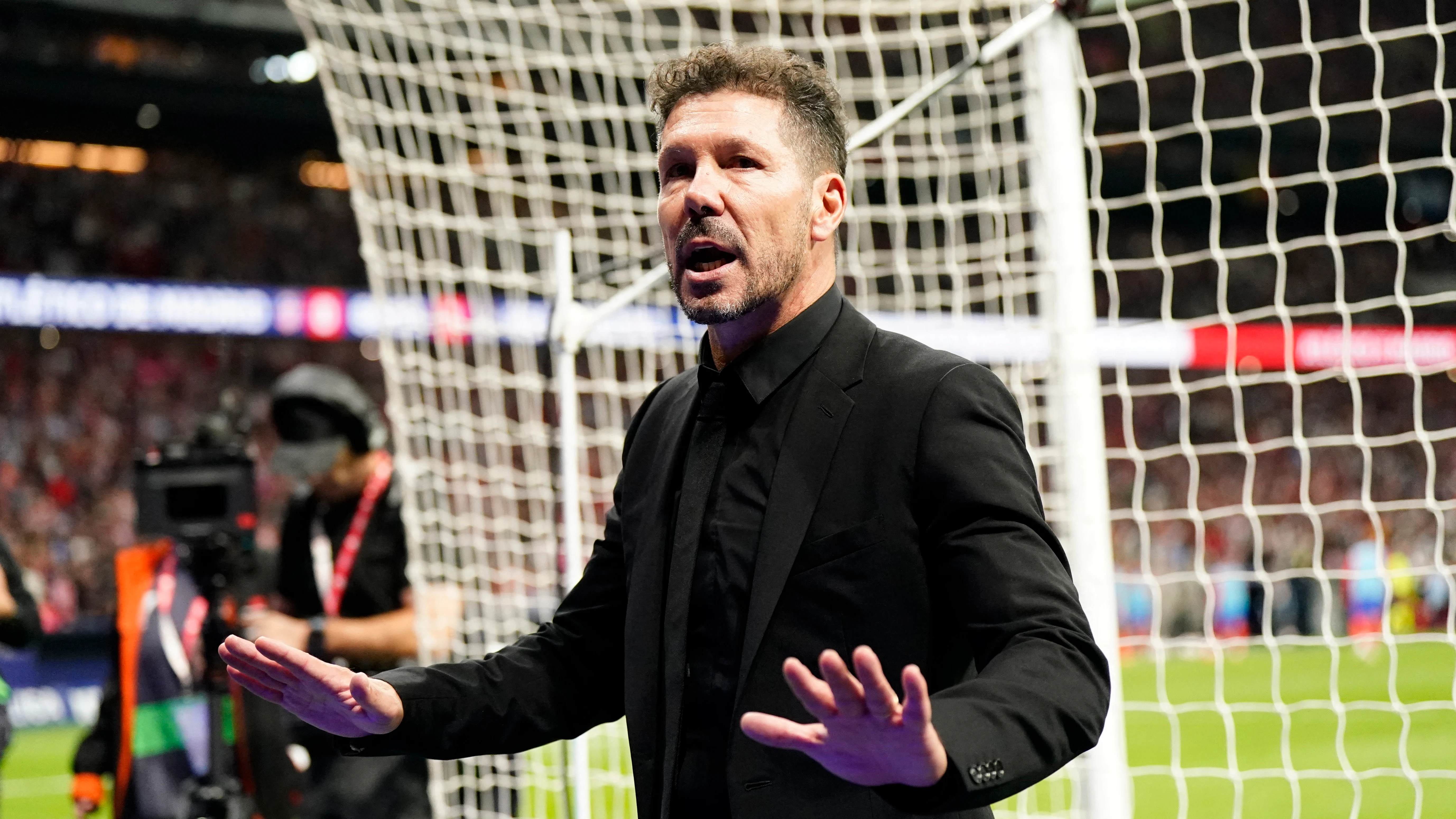 Simeone pide calma a la grada en el Metropolitano Simeone pide calma a la grada en el Metropolitano