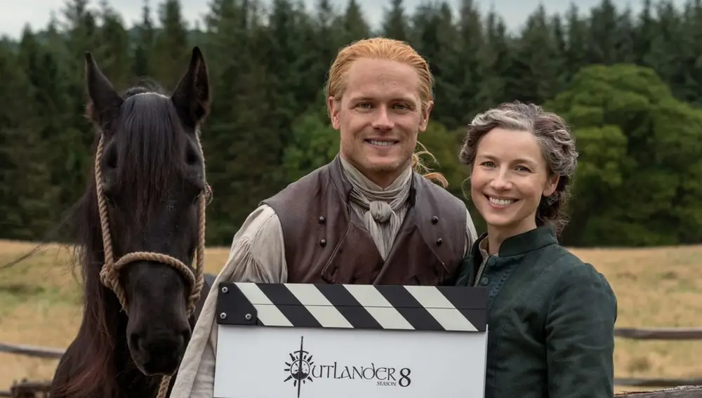 Sam Heughan y Caitriona Balfe en el rodaje del final de Outlander Sam Heughan y Caitriona Balfe en el rodaje del final de Outlander