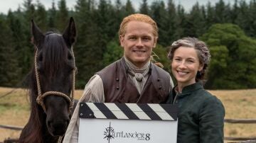 Sam Heughan y Caitriona Balfe en el rodaje del final de Outlander