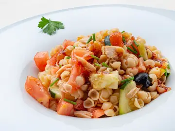 Ensalada de pasta con reducción de sandía y salsa de soja, de Arguiñano: "Lo prometido es deuda" Ensalada de pasta con reducción de sandía y salsa de soja, de Arguiñano: "Lo prometido es deuda"
