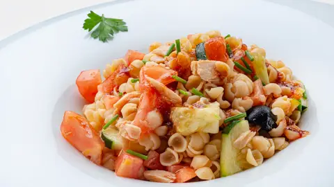 Ensalada de pasta con reducción de sandía y salsa de soja, de Arguiñano: "Lo prometido es deuda" Ensalada de pasta con reducción de sandía y salsa de soja, de Arguiñano: "Lo prometido es deuda"