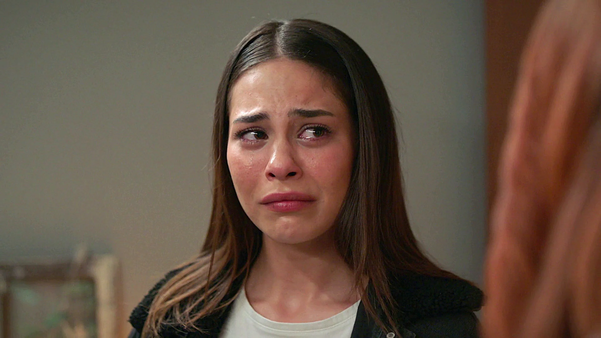 Ayla busca el perdón de Elif, pero ella no puede olvidar lo que hizo: "Quiero verte entre rejas" Ayla busca el perdón de Elif, pero ella no puede olvidar lo que hizo: "Quiero verte entre rejas"