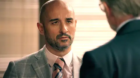 Jesús recoge sus cosas muy humillado y se marcha de la empresa: “Me buscará cuando todo sea un desastre” Jesús recoge sus cosas muy humillado y se marcha de la empresa: “Me buscará cuando todo sea un desastre”