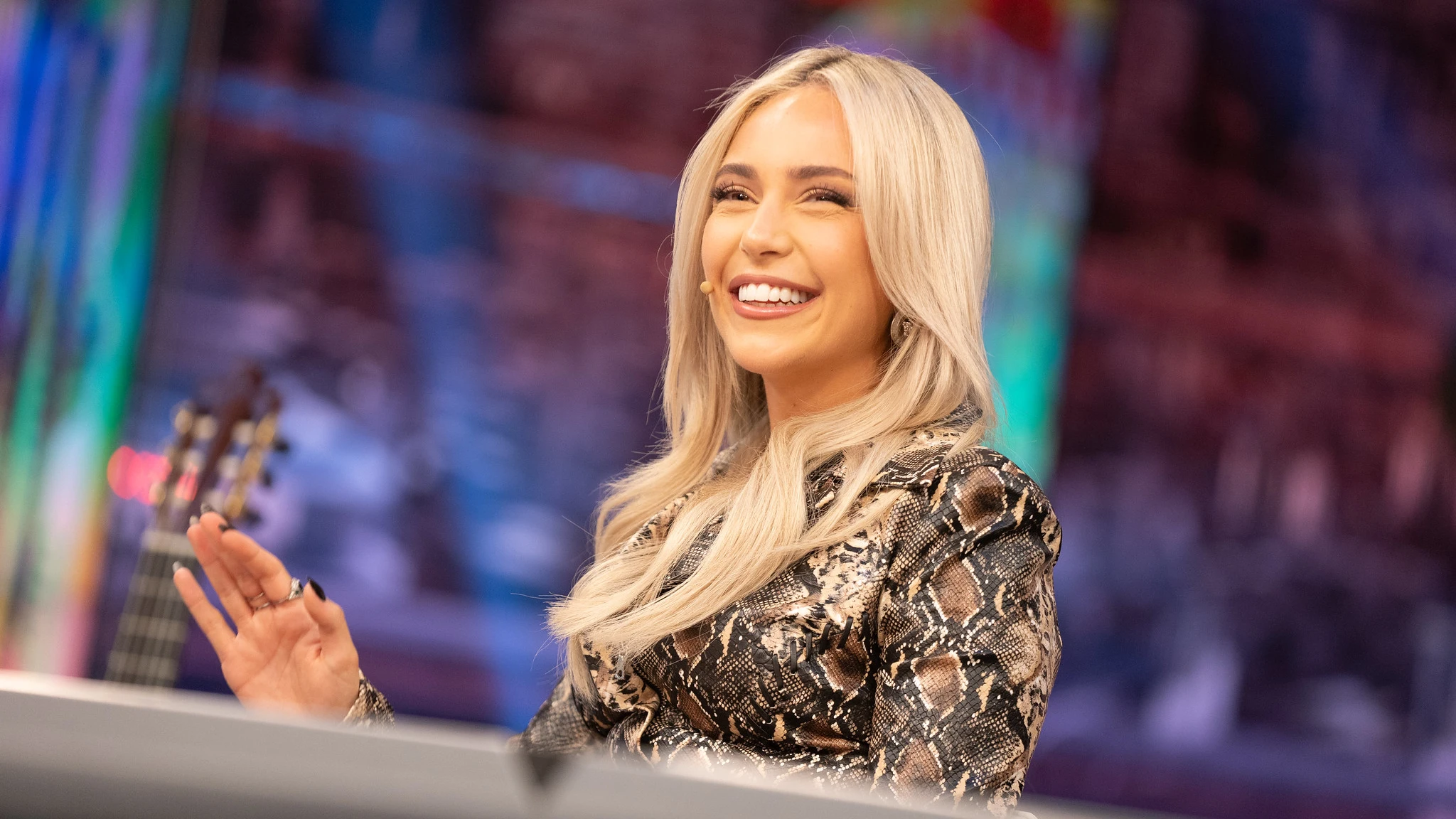 Ana Mena desvela cómo estuvo a punto de presenciar, por error, el rodaje de una película para adultos Ana Mena desvela cómo estuvo a punto de presenciar, por error, el rodaje de una película para adultos