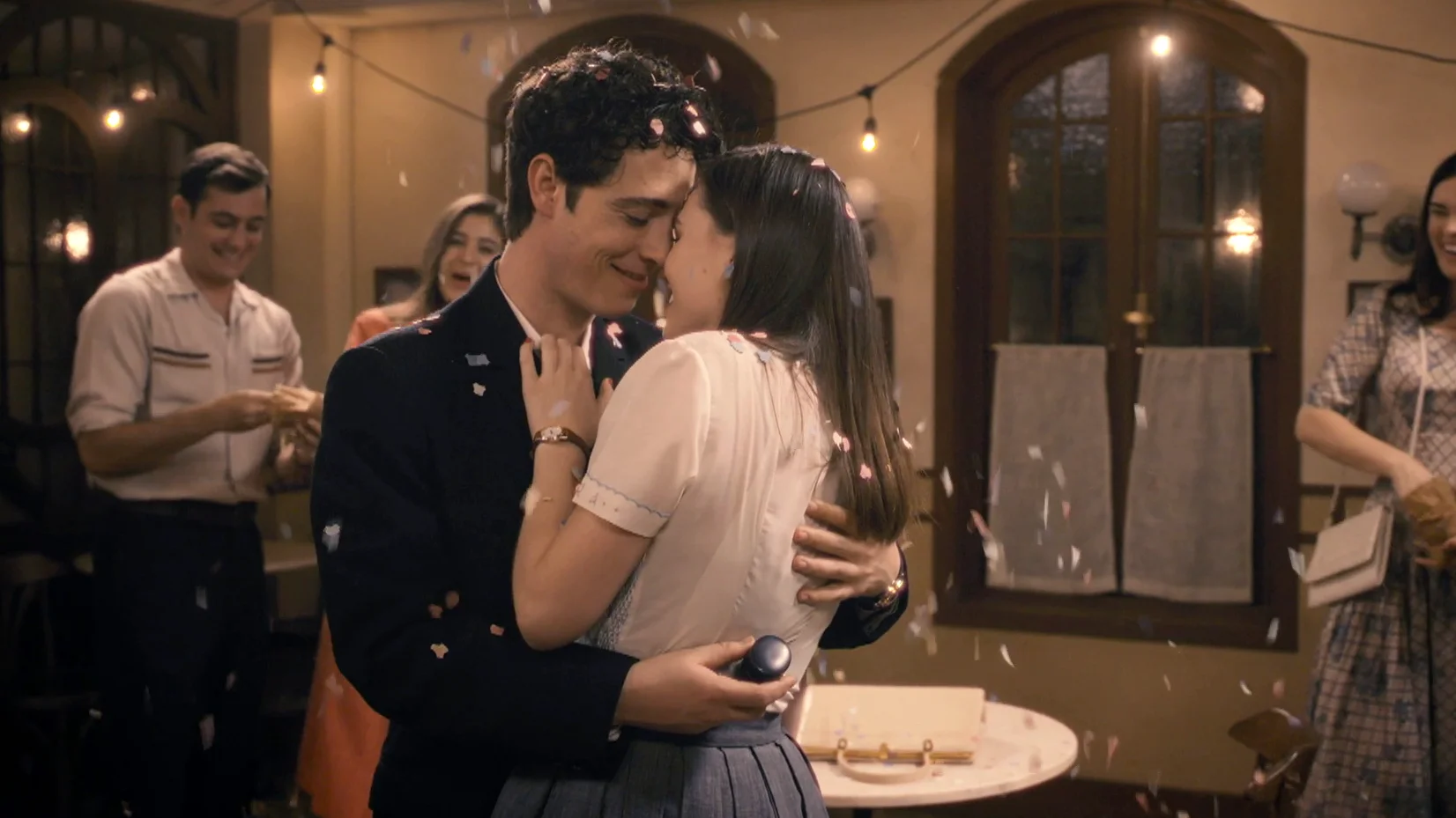 La rom&aacute;ntica pedida de Mateo a Claudia: &ldquo;Te doy mi coraz&oacute;n y mi vida entera&rdquo;