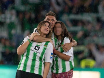 El futbolista Joaquín con sus dos hijas