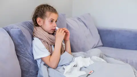 Niña enferma Niña enferma
