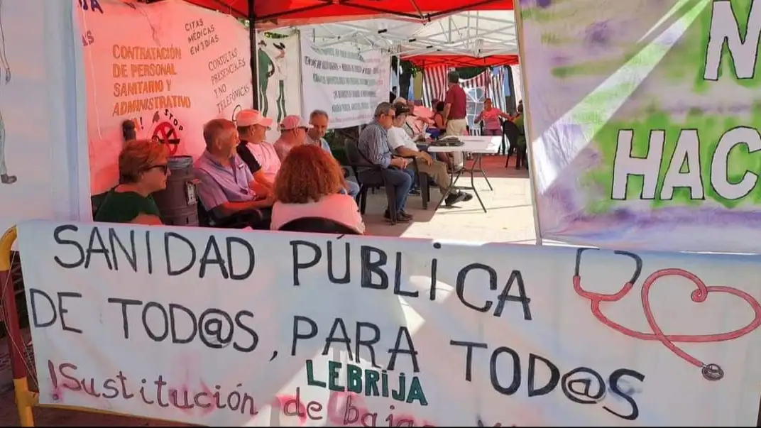 Acampada en Lebrija para exigir m&aacute;s m&eacute;dicos