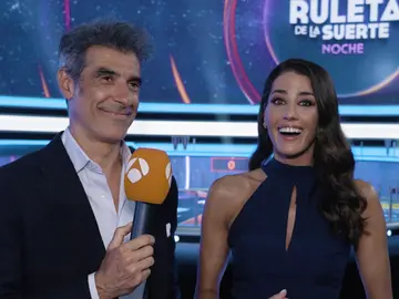 ¡Gajos de 25.000 euros! Jorge Fernández y Laura Moure desvelan las novedades de La ruleta de la suerte noche ¡Gajos de 25.000 euros! Jorge Fernández y Laura Moure desvelan las novedades de La ruleta de la suerte noche
