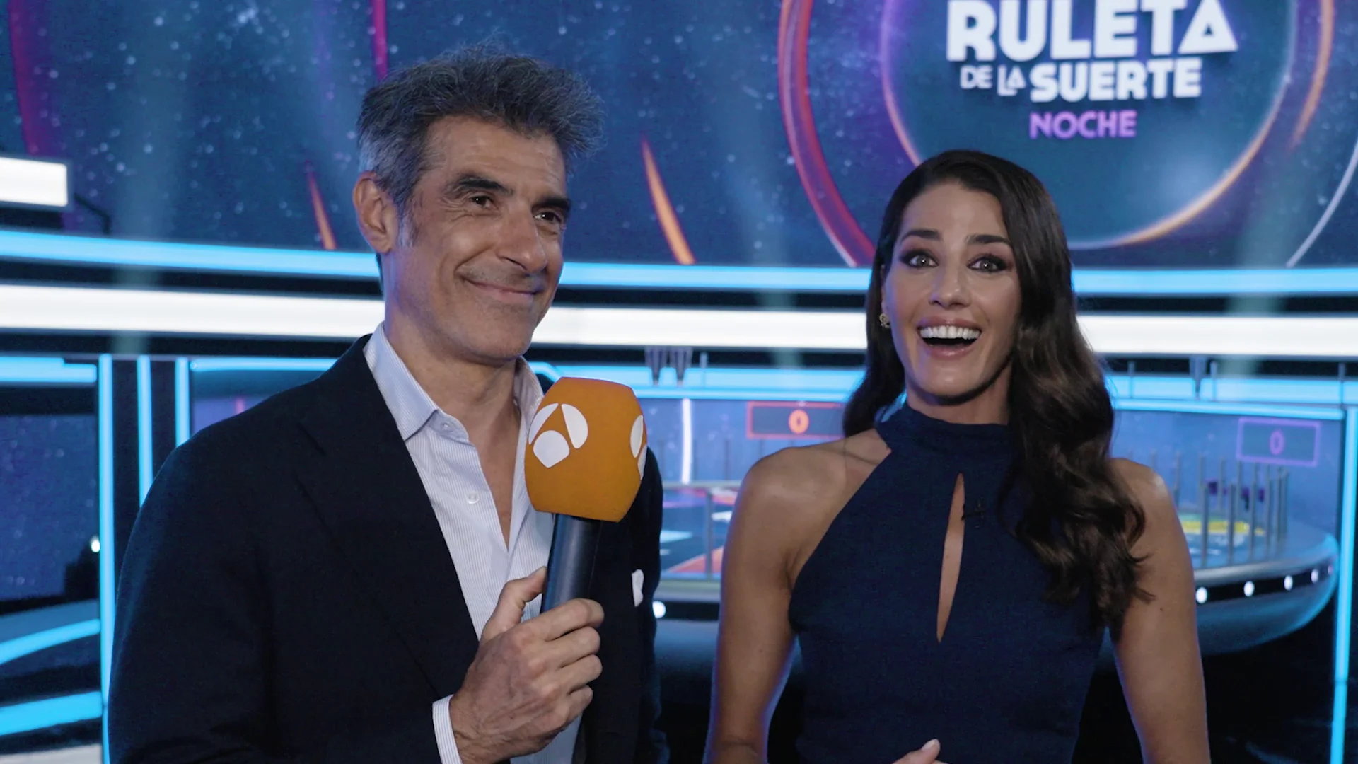 ¡Gajos de 25.000 euros! Jorge Fernández y Laura Moure desvelan las novedades de La ruleta de la suerte noche ¡Gajos de 25.000 euros! Jorge Fernández y Laura Moure desvelan las novedades de La ruleta de la suerte noche