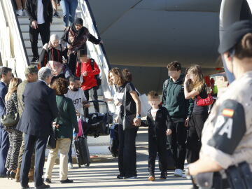 Llegada a Madrid de los españoles evacuados de Líbano