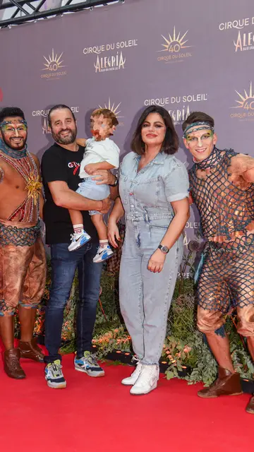 Marisa Jara posa con su familia para los medios Marisa Jara posa con su familia para los medios