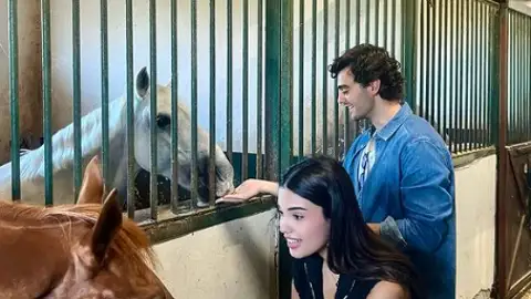 Yiğit Koçak y Lizge Cömert, Ömer y Süsen, disfrutan juntos de una escapada tras el final del rodaje de Hermanos Yiğit Koçak y Lizge Cömert, Ömer y Süsen, disfrutan juntos de una escapada tras el final del rodaje de Hermanos