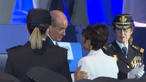 Sonsoles Ónega recibe la medalla al mérito de la Policía Sonsoles Ónega recibe la medalla al mérito de la Policía