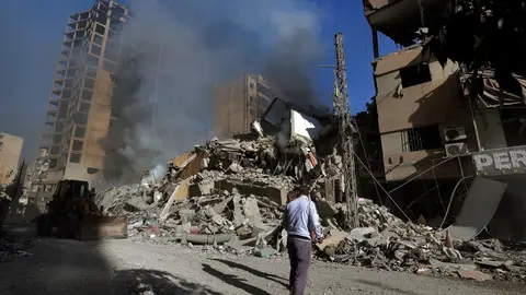 Edificios destruidos por los bombardeos Edificios destruidos por los bombardeos