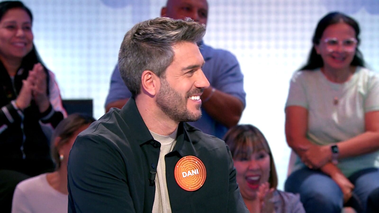 Dani Tatay levanta pasiones en su primera vez en Pasapalabra… y los celos de Roberto Leal 