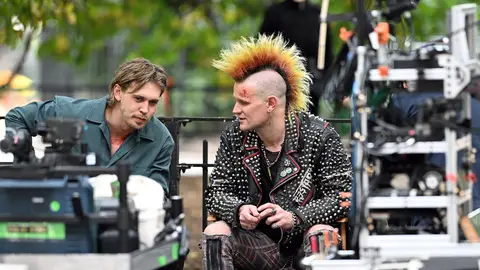 Matt Smith y Austin Butler grabando Caught Stealing Matt Smith y Austin Butler grabando Caught Stealing