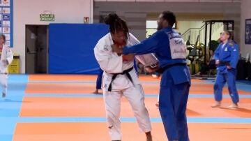 La judoca Dayle Ojeda en un entrenamiento