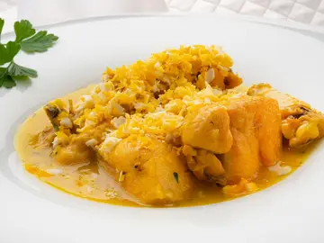 Pollo en pepitoria a la burgalesa Pollo en pepitoria a la burgalesa