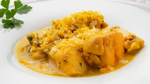 Pollo en pepitoria a la burgalesa Pollo en pepitoria a la burgalesa