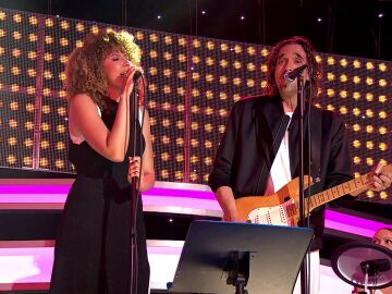 La nueva banda de La ruleta de la suerte noche triunfa en su debut: "&iexcl;Qu&eacute; bonita la hab&eacute;is hecho!"
