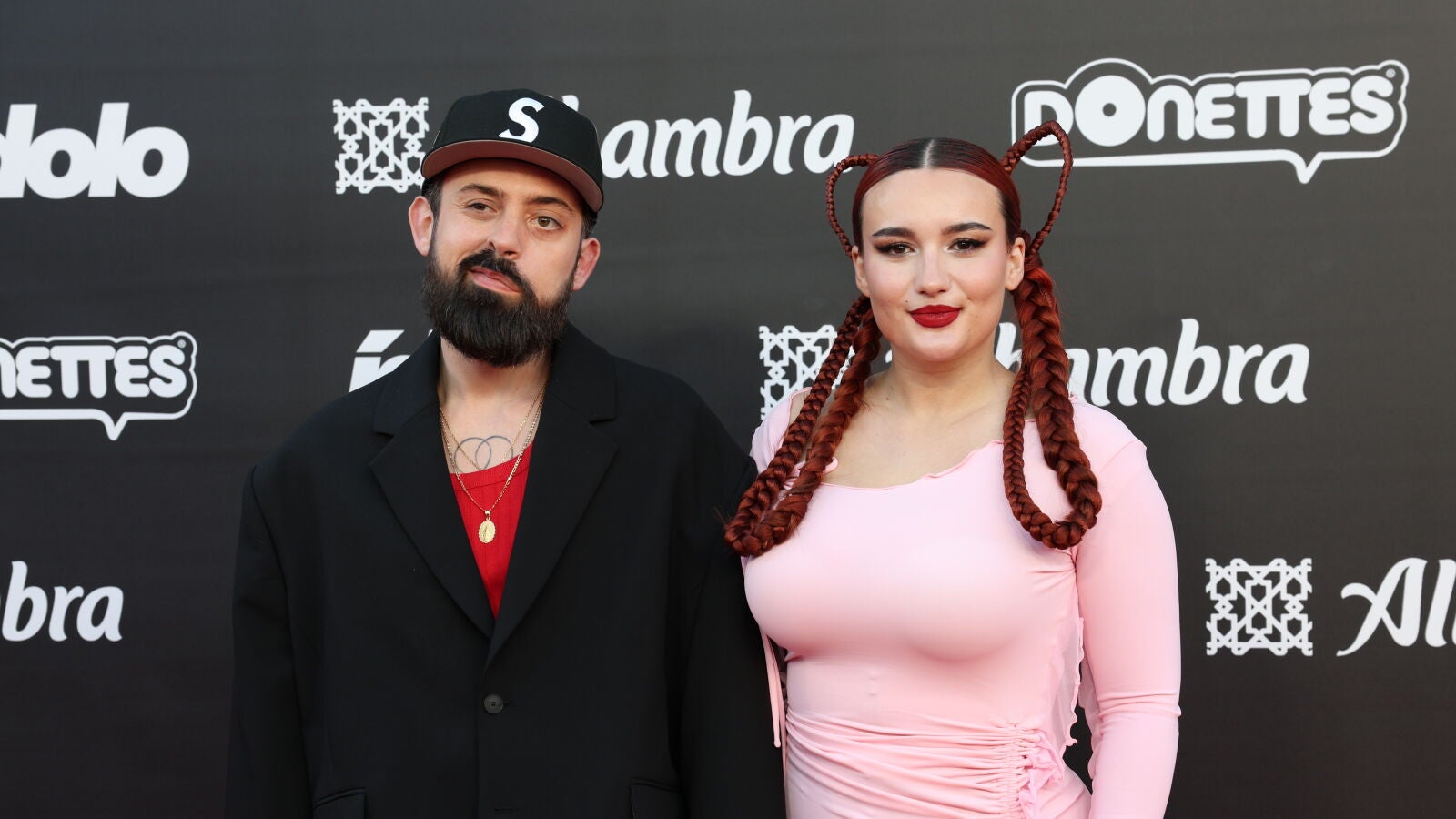 ¿Quién es Emedeamores? La historia de la influencer que huye de los looks básicos y que empezó haciendo alfombras