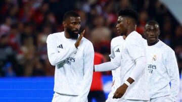 Antonio Rüdiger, en el calentamiento previo al duelo ante el Lille