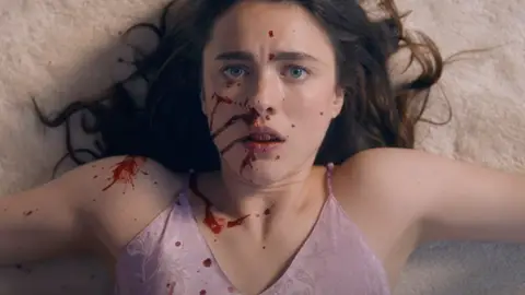 Margaret Qualley en La sustancia Margaret Qualley en La sustancia