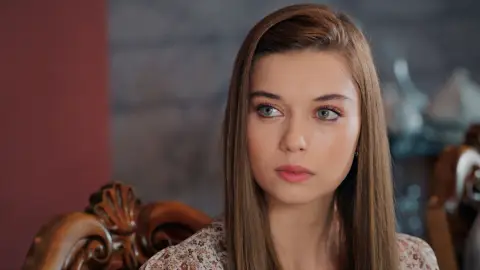 Esta noche, en Una nueva vida: sale a la luz el secreto que podría separar a Suna y Seyran para siempre