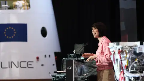 La ministra de Ciencia, Innovación y Universidades, Diana Morant interviene en las instalaciones de PLD SPACE La ministra de Ciencia, Innovación y Universidades, Diana Morant interviene en las instalaciones de PLD SPACE
