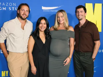 Tom Ackerley, Bronte Payne, Margot Robbie y Josey McNamara Tom Ackerley, Bronte Payne, Margot Robbie y Josey McNamara