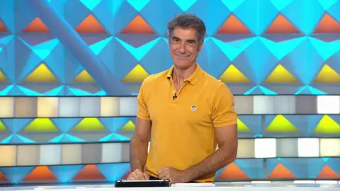 Jorge Fernández desvela el tesoro que se escondía tras una piedra usada como tope de la puerta Jorge Fernández desvela el tesoro que se escondía tras una piedra usada como tope de la puerta