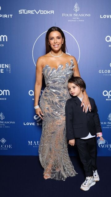 Eva Longoria y su hijo Santiago