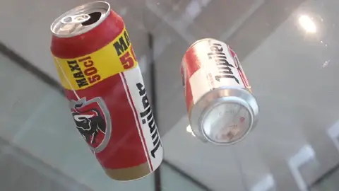 Las dos latas del museo Antena3 Noticias