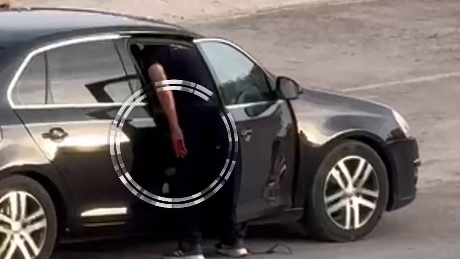 VÍDEO: Un hombre apuñala con un cúter a su mujer en Alicante y es detenido por la Policía Nacional