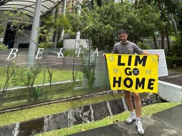 Una pareja española, retenida en Singapur por protestar contra el propietario del Valencia