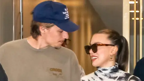 Millie Bobby Brown y su marido Jake Bonjovi Millie Bobby Brown y su marido Jake Bonjovi