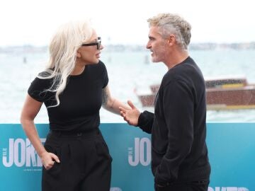 Lady Gaga y Joaquin Phoenix en el Festival de Venecia presentando el Joker 2