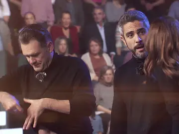 “Un juego en el que podéis morís aplastados”: Iñaki López y Roberto Leal ponen en riesgo su vida “Un juego en el que podéis morís aplastados”: Iñaki López y Roberto Leal ponen en riesgo su vida